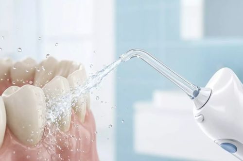 Irigatorul Bucal: Merită investiția sau este doar marketing?